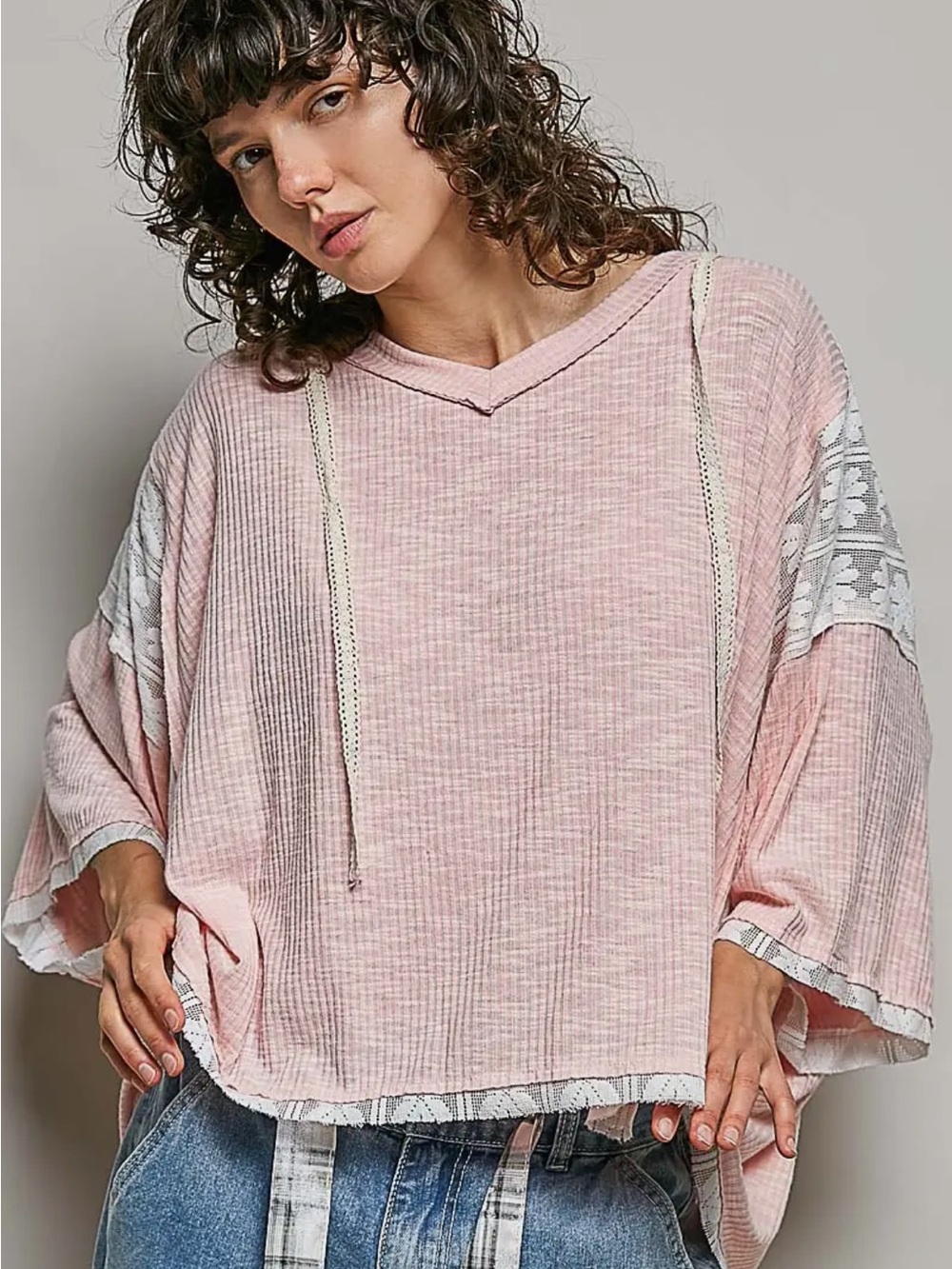 🆕🤍POL PINK LACE PULLOVER